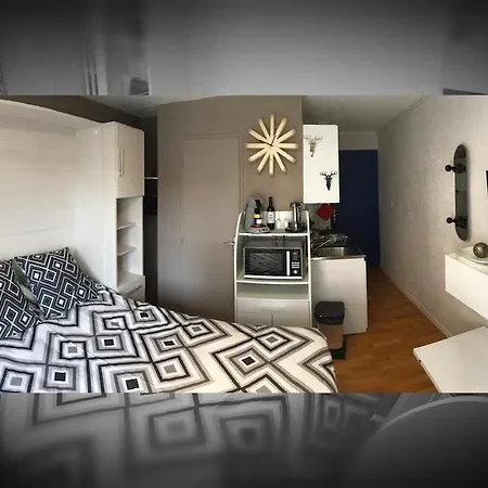 Cozy Studio With Balcony And Secure Parking Pau Exterior photo