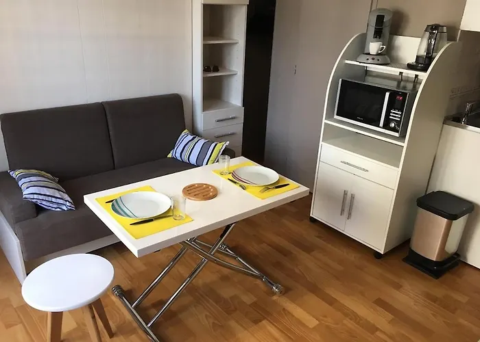 Cozy Studio With Balcony And Secure Parking