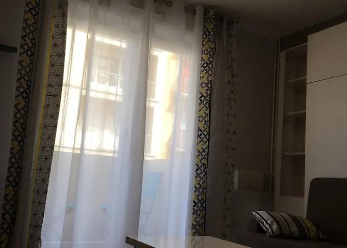 Cozy Studio With Balcony And Secure Parking