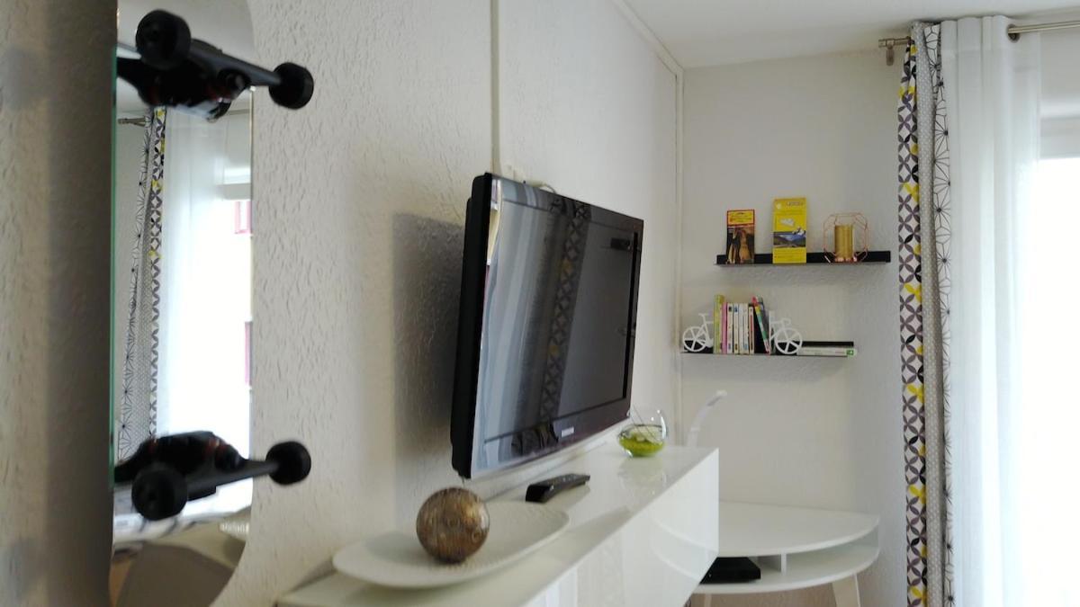 Apartment Cozy With Balcony And Secure Parking *
